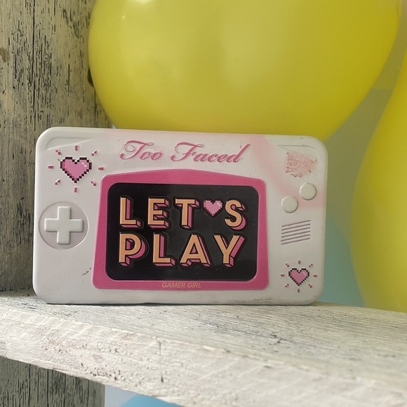 Let's Play Mini Eyeshadow Palette - Picture 1 of 2